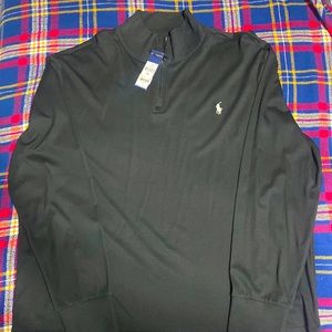 I’m selling a long sleeved 1/4 zip polo shirt. Size is XXL. 100% cotton.